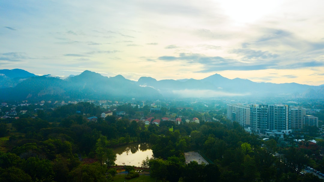 Risparmia sulla spesa per il carburante: scopri come acquistare auto e moto economiche