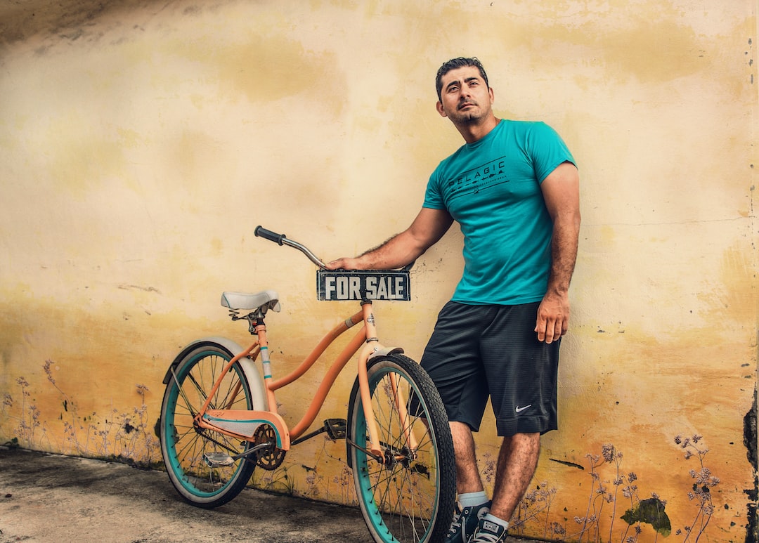 Guida all’acquisto di auto e moto elettriche o ibride: consigli pratici