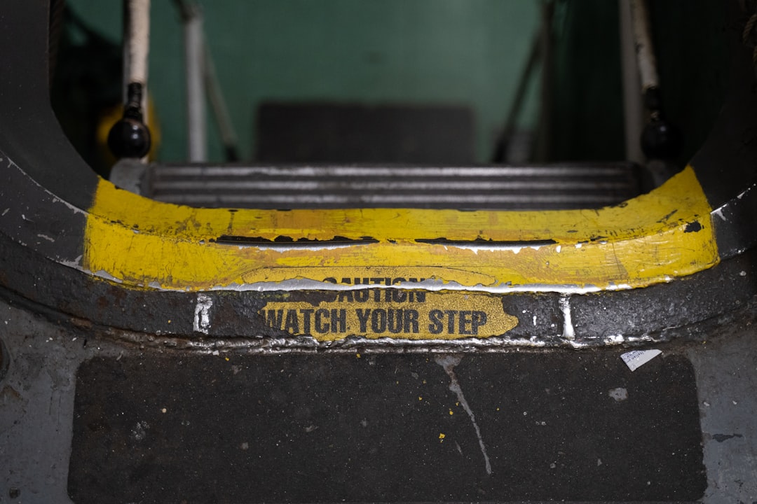 Manutenzione auto: come controllare il livello di olio nel motore con semplici consigli